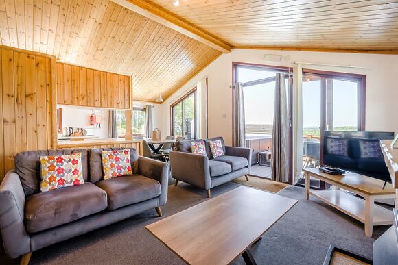 Country Plus - Crowhurst Park Lodges, Battle