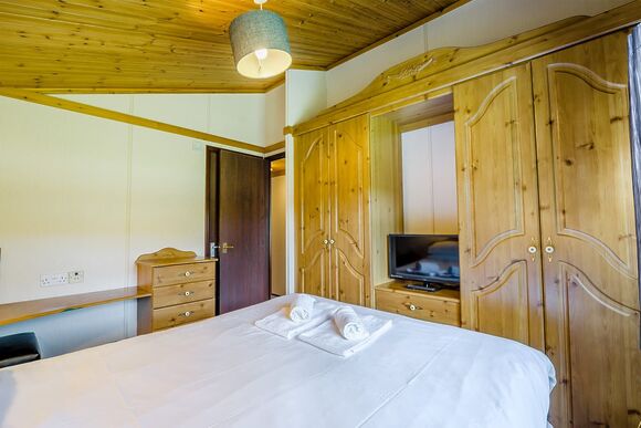 Country Plus - Crowhurst Park Lodges, Battle