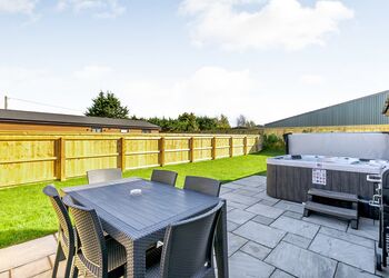 Broadway - Cotswold Gateway Escape, Offenham