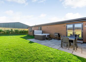 Broadway - Cotswold Gateway Escape, Offenham