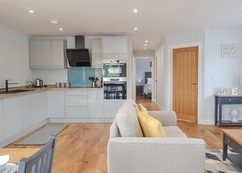 Broadway - Cotswold Gateway Escape, Offenham