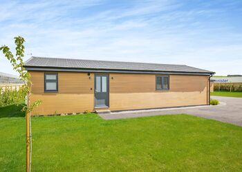 Burford - Cotswold Gateway Escape, Offenham