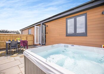 Stow - Cotswold Gateway Escape, Offenham