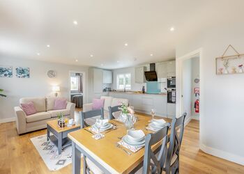 Stow - Cotswold Gateway Escape, Offenham