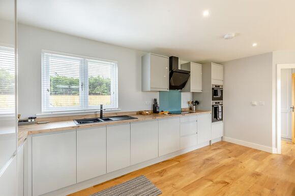 Burford - Cotswold Gateway Escape, Offenham