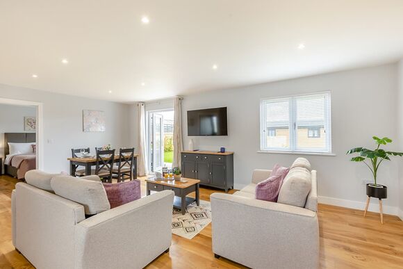 Stow - Cotswold Gateway Escape, Offenham