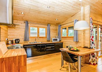 Dragonfly Watersedge - Dacre Lakeside Park, Brandesburton, Driffield