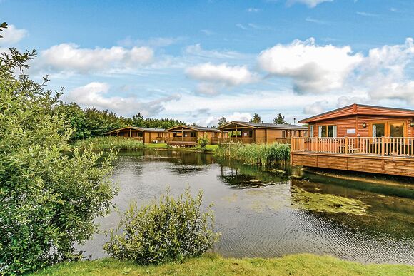 Dragonfly Watersedge - Dacre Lakeside Park, Brandesburton, Driffield