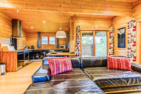 Dragonfly Watersedge - Dacre Lakeside Park, Brandesburton, Driffield