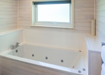 Chatsworth Elite Vogue 1 Spa (Pet) - Darwin Forest, Matlock