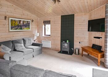 Haddon Classic Skyline 3 Spa - Darwin Forest, Matlock