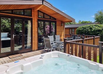 Haddon Classic Skyline 3 Spa - Darwin Forest, Matlock