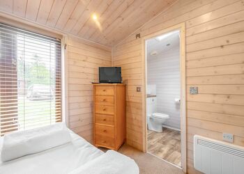 Haddon Classic Skyline 3 Spa - Darwin Forest, Matlock