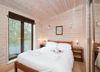 Haddon Classic Skyline 3 Spa - Darwin Forest, Matlock