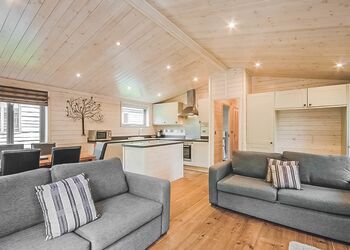 Chatsworth Elite Vogue 3 Spa (Pet) - Darwin Forest, Matlock