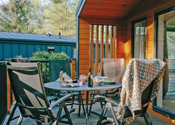 Meadow Exclusive 2 Spa Pet - Darwin Forest, Matlock