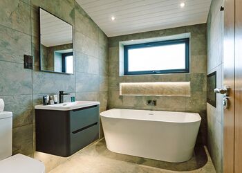 Meadow Exclusive 3 Spa Pet - Darwin Forest, Matlock