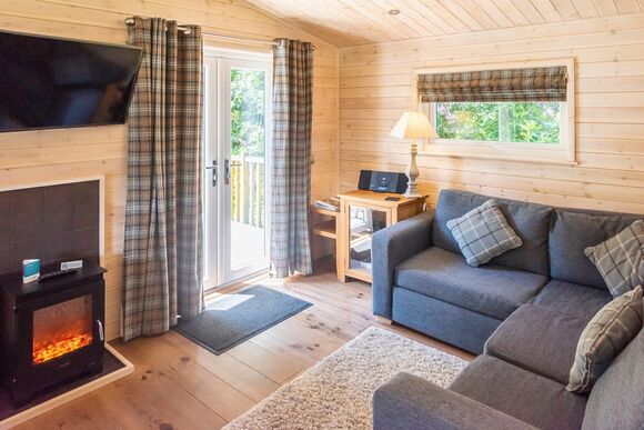 Chatsworth Elite Vogue 1 (Pet) - Darwin Forest, Matlock