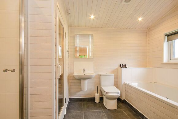 Chatsworth Elite Vogue 1 (Pet) - Darwin Forest, Matlock