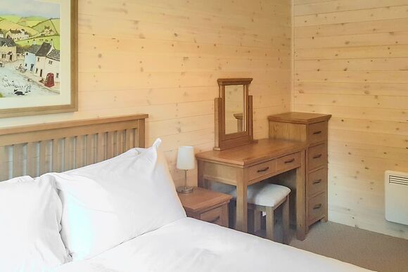 Haddon Classic Vogue 3 WF (Pet) - Darwin Forest, Matlock