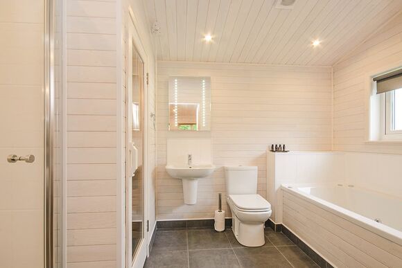 Chatsworth Elite Vogue 1 Spa (Pet) - Darwin Forest, Matlock