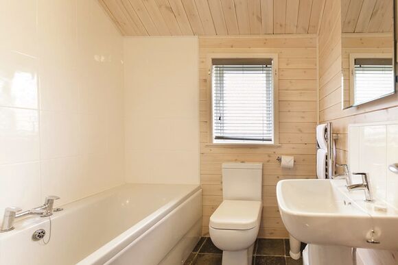 Haddon Classic Vogue 2 Spa (Pet) - Darwin Forest, Matlock