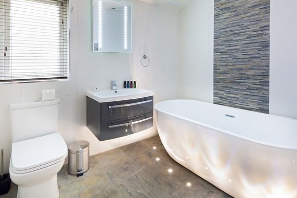 Spinney 2 Spa (Pet) - Darwin Forest, Matlock