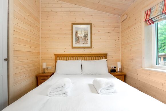 Haddon Classic Vogue 4 Spa (Pet) - Darwin Forest, Matlock