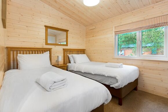 Haddon Classic Vogue 4 Spa (Pet) - Darwin Forest, Matlock