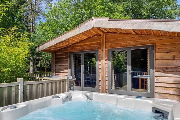 Chatsworth Elite Vogue 4 Spa - Darwin Forest, Matlock