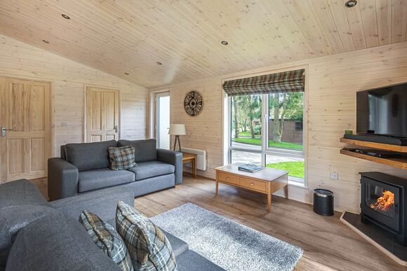 Chatsworth Elite Vogue 2 (Pet) (S) - Darwin Forest, Matlock