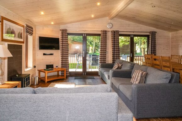 Chatsworth Elite Vogue 4 (Pet) - Darwin Forest, Matlock