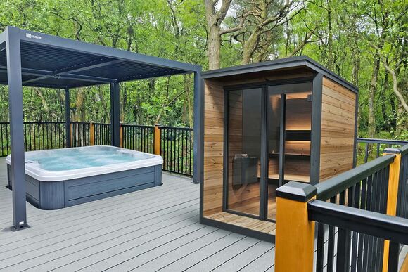 Meadow Exclusive 1 Spa Pet - Darwin Forest, Matlock