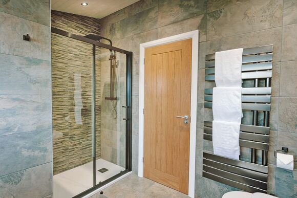 Meadow Exclusive 1 Spa Pet - Darwin Forest, Matlock