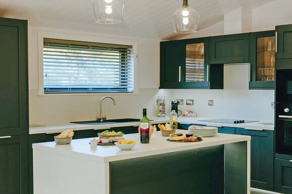 Meadow Exclusive 2 Spa Pet - Darwin Forest, Matlock