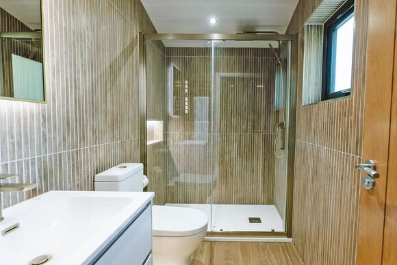 Meadow Exclusive 2 Spa Pet - Darwin Forest, Matlock