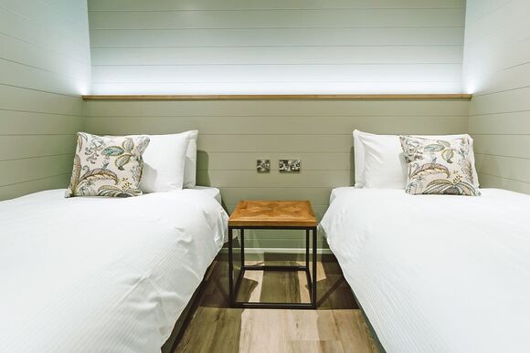 Meadow Exclusive 3 Spa Pet - Darwin Forest, Matlock