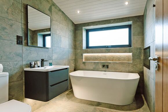 Meadow Exclusive 3 Spa Pet - Darwin Forest, Matlock