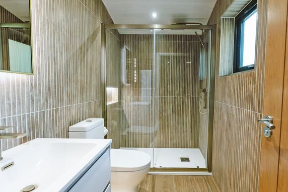 Meadow Exclusive 3 Spa Pet - Darwin Forest, Matlock