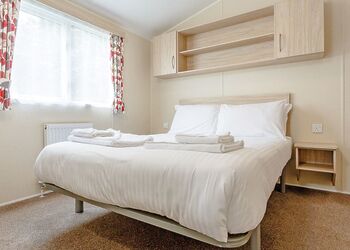 Comfort Caravan Hot Tub 4 - Dartmoor View, Okehampton