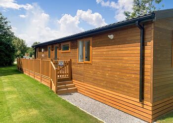 Comfort Plus Lodge Hot Tub 4 - Dartmoor View, Okehampton