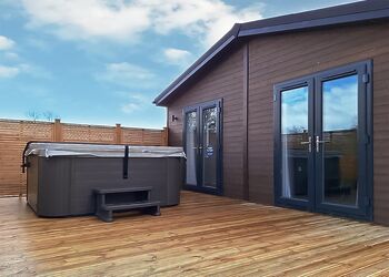 Superior Lodge 6 Hot Tub - Dartmoor View, Okehampton