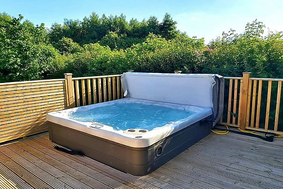 Superior Holiday Home Hot Tub 