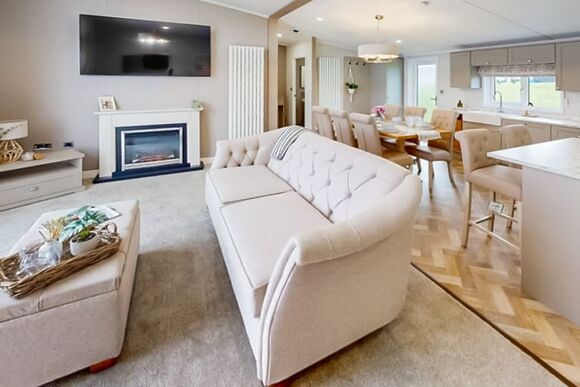 Comfort Plus Lodge 6 Hot Tub - Dartmoor View, Okehampton