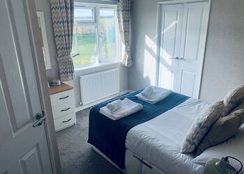 Comfort Plus Lodge Hot Tub 8 - Delamere Lake Sailing and Holiday Park, Delamere Forest