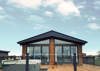 Signature Lodge Hot Tub 6 - Delamere Lake Sailing and Holiday Park, Delamere Forest