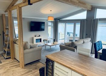 Signature Lodge Hot Tub 6 - Delamere Lake Sailing and Holiday Park, Delamere Forest