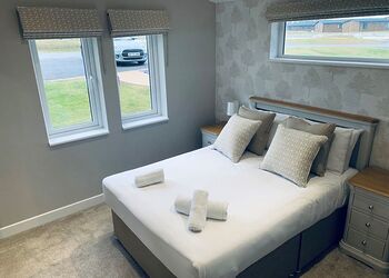 Signature Lodge Hot Tub 6 - Delamere Lake Sailing and Holiday Park, Delamere Forest