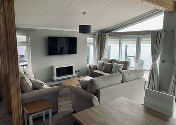 Signature Lodge Hot Tub 9 - Delamere Lake Sailing and Holiday Park, Delamere Forest