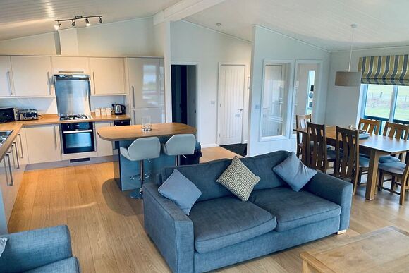 Delamere Lake Sailing and Holiday Park